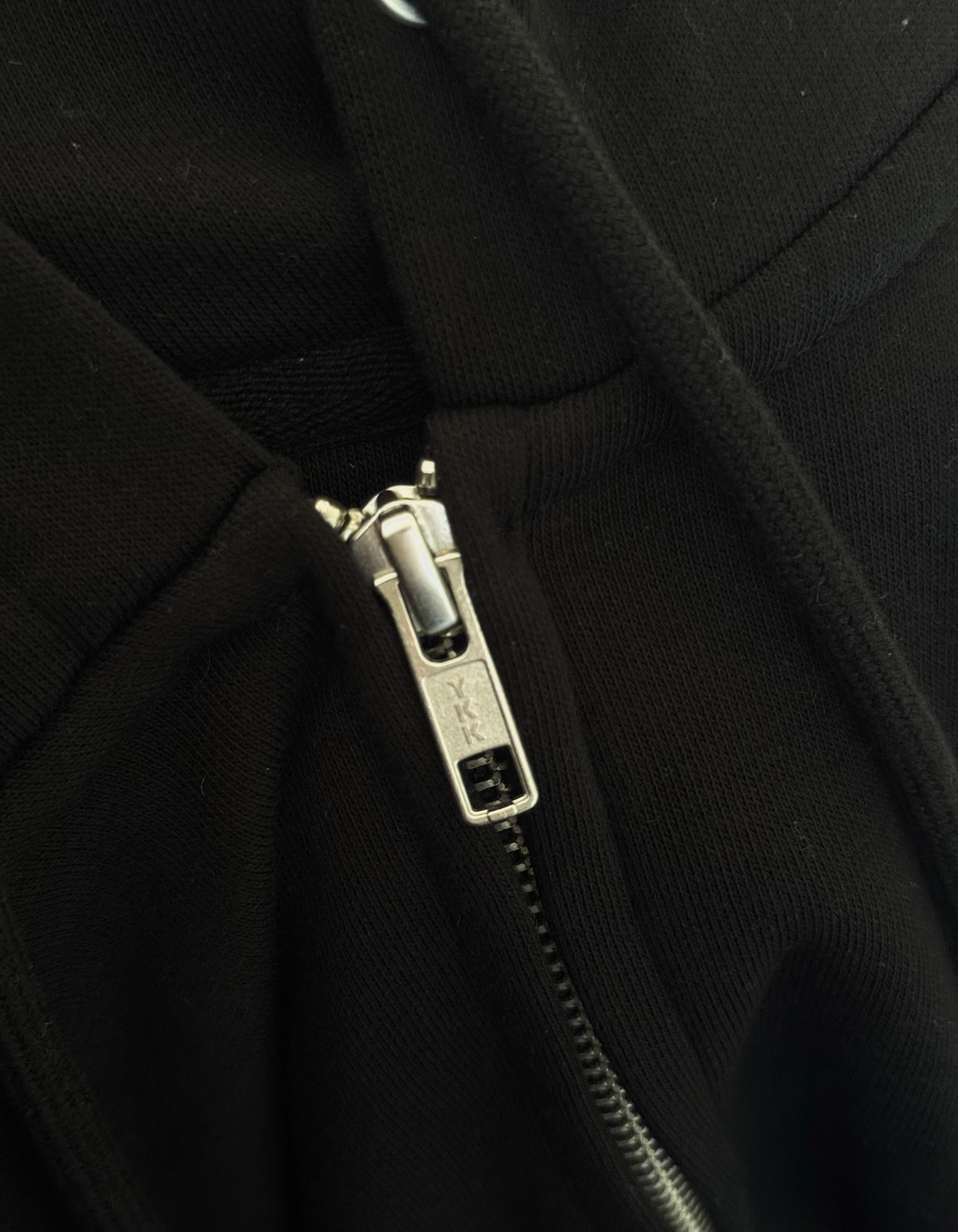 M.O.B ZIPPER